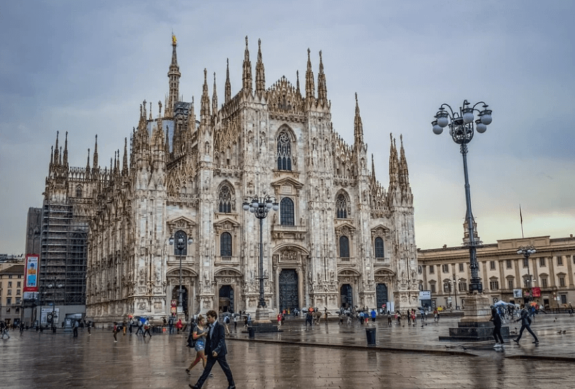 alquilar un coche en Milán